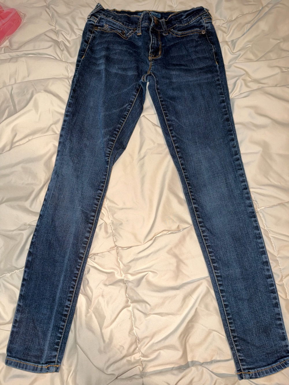 Aeropostale women’s Slim Straight Medium Wash Blue Jeans